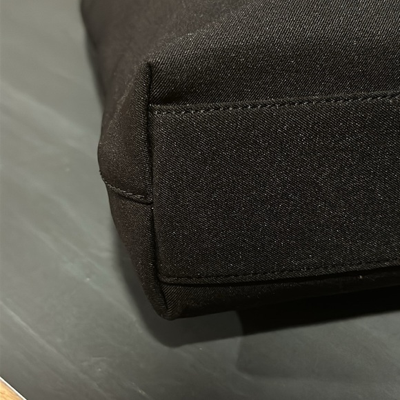 Authentic Salvatore Ferragamo Vera black chain shoulder purse - Picture 3 of 8